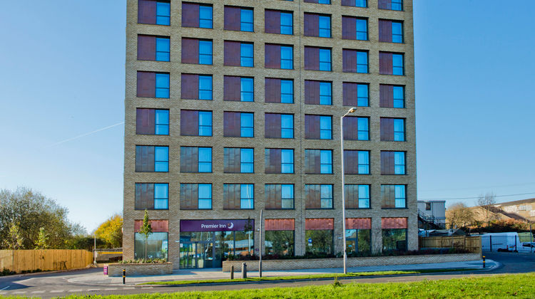 Premier Inn London Tolworth Hotel Exterior