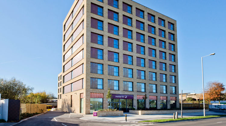 Premier Inn London Tolworth Hotel Exterior