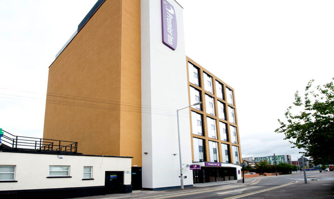 Premier Inn London Tottenham Hale Exterior