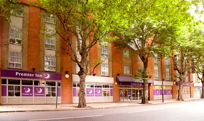 Premier Inn London Tower Bridge Exterior