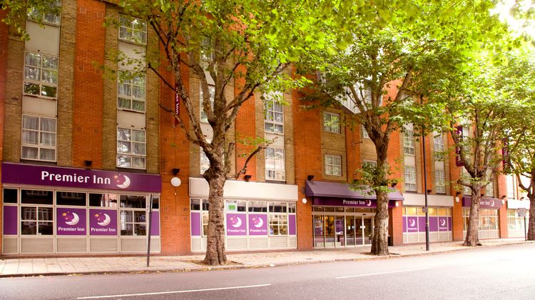 Premier Inn London Tower Bridge Exterior