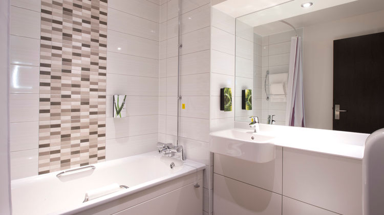 Premier Inn London Uxbridge Room