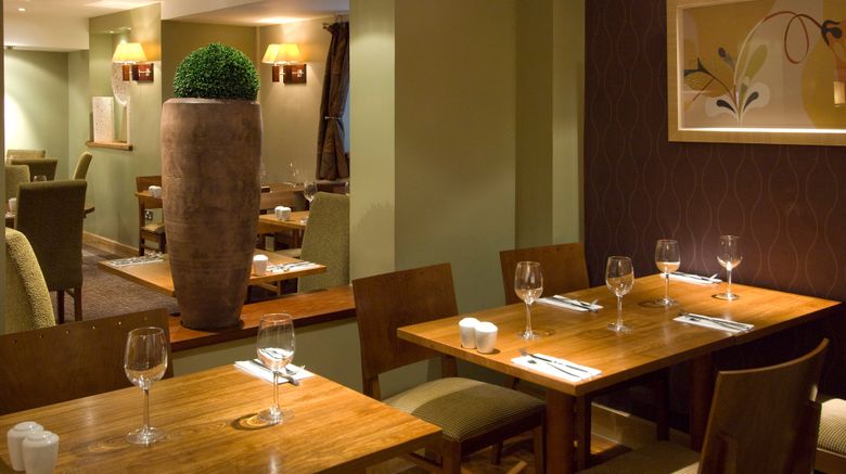 <b>Premier Inn London Victoria Lobby</b>. Images powered by <a href="https://www.leonardoworldwide.com/" title="Leonardo Worldwide" target="_blank">Leonardo</a>.