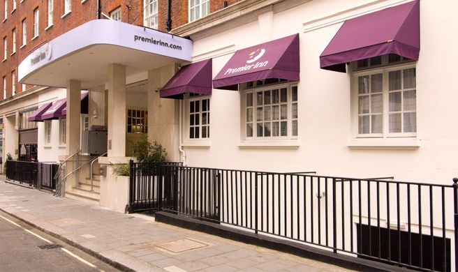 Premier Inn London Victoria Exterior