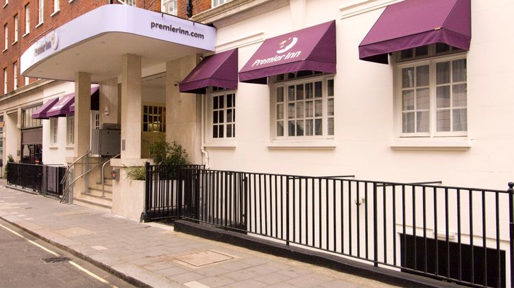 Premier Inn London Victoria Exterior