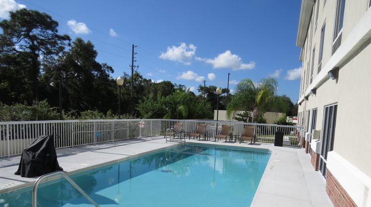 Holiday Inn Express Hotel & Suites Pool