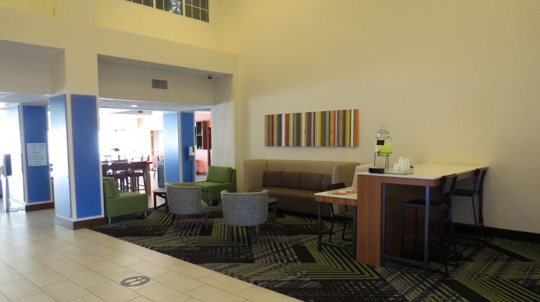 <b>Holiday Inn Express Hotel & Suites Lobby</b>. Images powered by <a href="https://www.leonardoworldwide.com/" title="Leonardo Worldwide" target="_blank">Leonardo</a>.