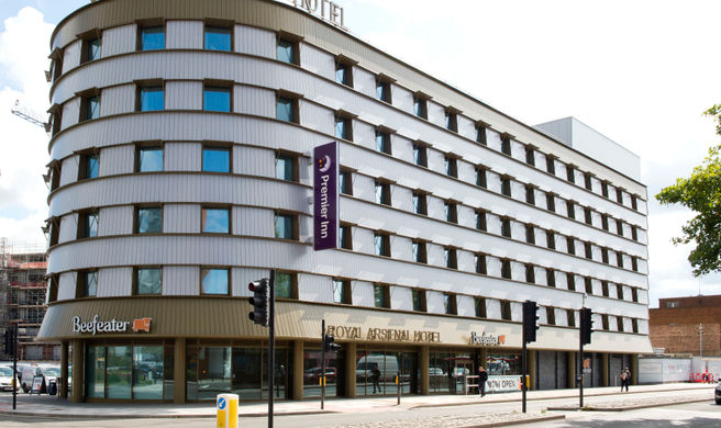 Premier Inn London Woolwich Exterior