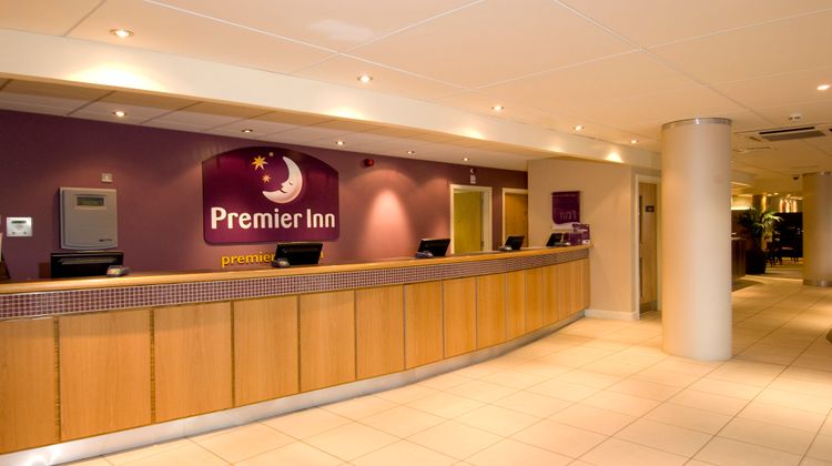 Premier Inn Manchester Airport North Lobby