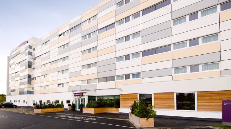 Premier Inn Manchester Airport North Exterior