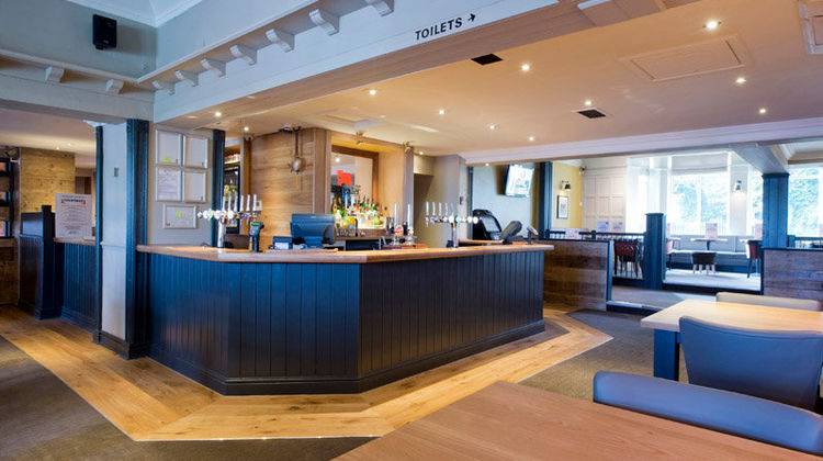 Premier Inn Manchester Airport Heald Gn Lobby