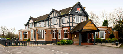 Premier Inn Manchester Airport Heald Gn Exterior