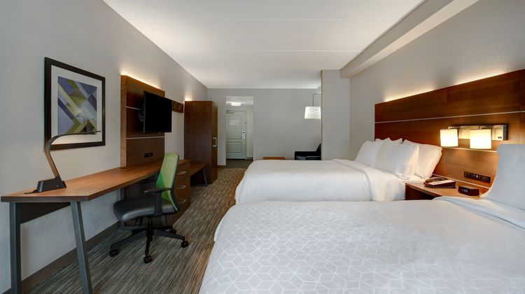 Holiday Inn Express Hotel & Suites Room