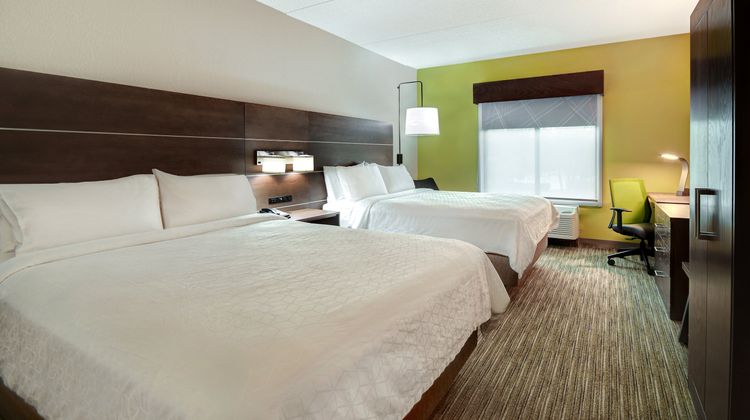 Holiday Inn Express Hotel & Suites Room
