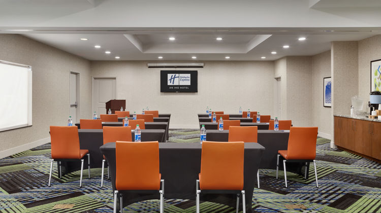 Holiday Inn Express Hotel & Suites Meeting