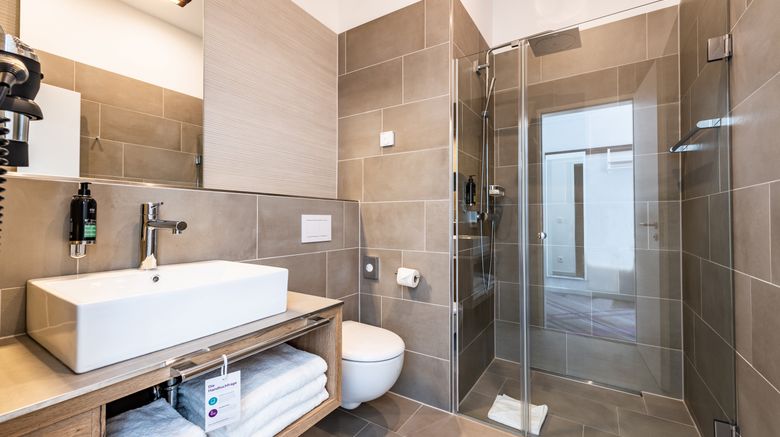 <b>Premier Inn Wuppertal City Centre Room</b>. Images powered by <a href="https://www.leonardoworldwide.com/" title="Leonardo Worldwide" target="_blank">Leonardo</a>.