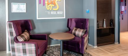 Premier Inn Stuttgart City Centre Lobby