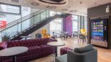 <b>Premier Inn Stuttgart City Centre Lobby</b>. Images powered by <a href="https://www.leonardoworldwide.com/" title="Leonardo Worldwide" target="_blank">Leonardo</a>.