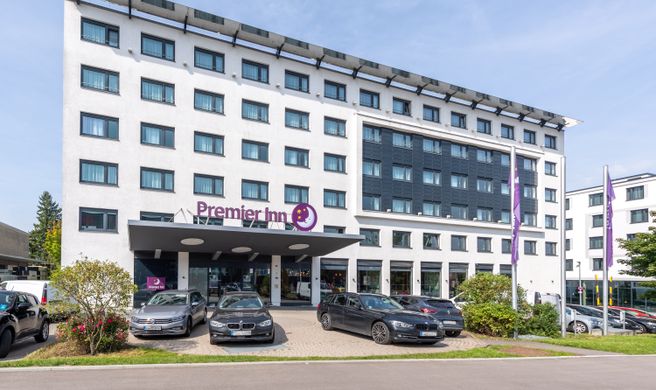 Premier Inn Stuttgart Airport Exterior