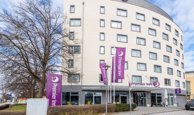 Premier Inn Muenchen Messe Exterior