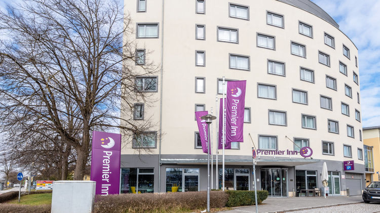 Premier Inn Muenchen Messe Exterior
