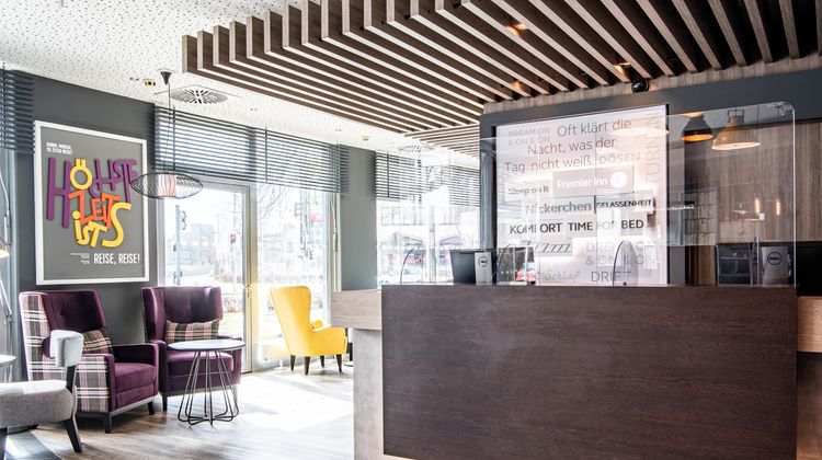 Premier Inn Muenchen Messe Lobby