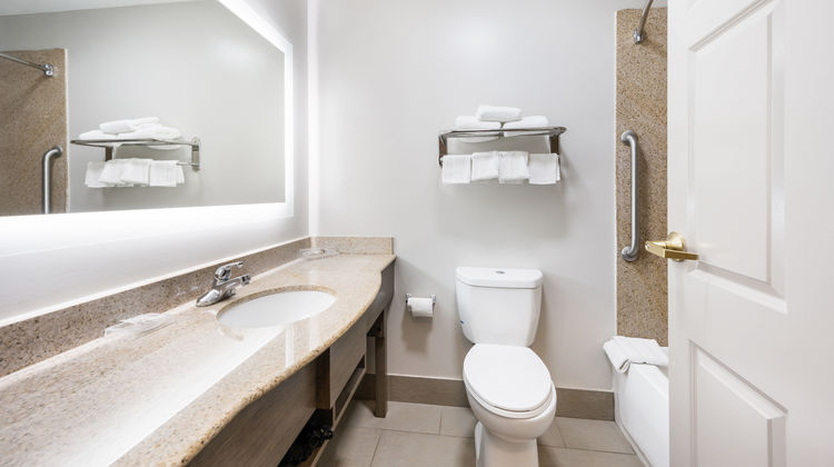 Red Roof PLUS & Suites Bessemer Room