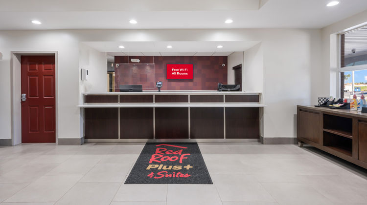Red Roof PLUS & Suites Bessemer Lobby