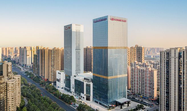 Crowne Plaza Development Zone Exterior
