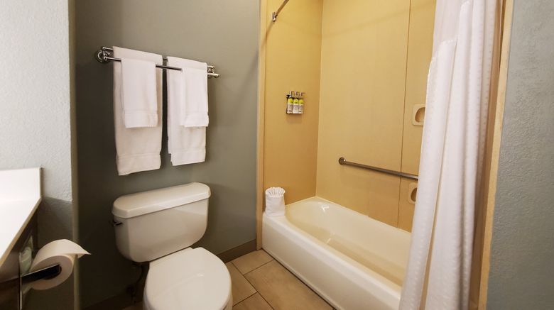 <b>Holiday Inn Express & Suites Pearland Room</b>. Images powered by <a href="https://www.leonardoworldwide.com/" title="Leonardo Worldwide" target="_blank">Leonardo</a>.