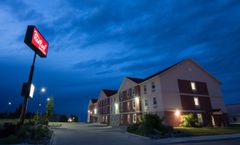 Red Roof Inn & Suites Dickinson