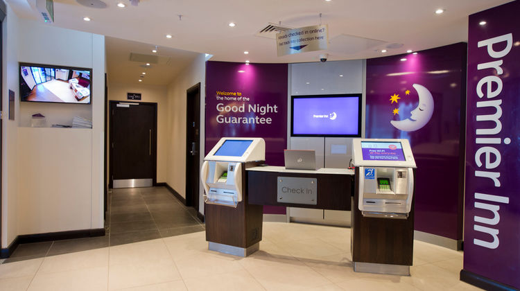 Premier Inn Manchester Salford MediaCity Lobby