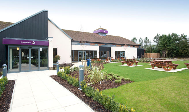 Premier Inn Newbury Town South Exterior