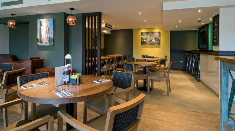 Premier Inn Newbury Town South Lobby