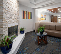 Holiday Inn Express & Suites Atascadero Lobby