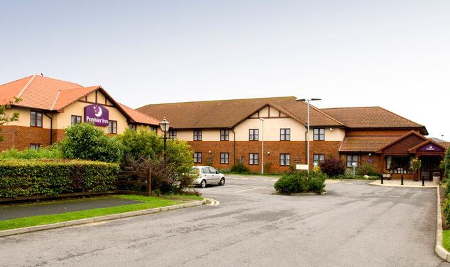 Premier Inn Newcastle Gosforth Exterior