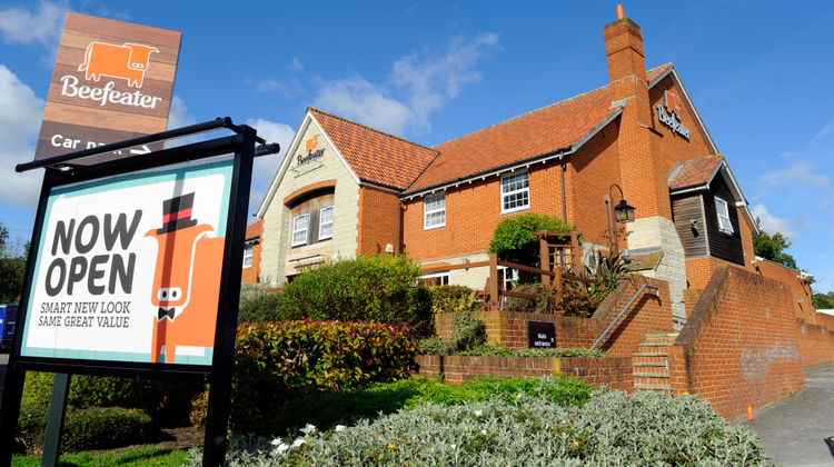 Premier Inn Petersfield Exterior