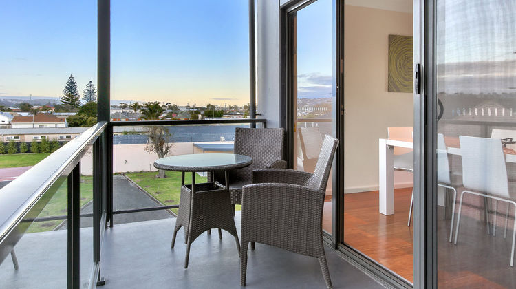 Bellevue on the Lakes Room