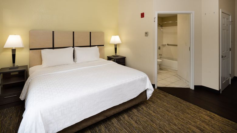 <b>Candlewood Suites Room</b>. Images powered by <a href="https://www.leonardoworldwide.com/" title="Leonardo Worldwide" target="_blank">Leonardo</a>.