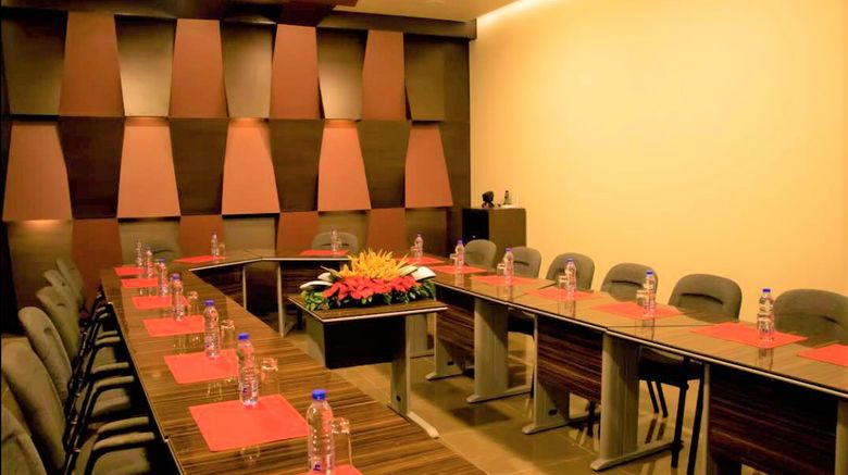 <b>Home Suites Hotel Meeting</b>. Images powered by <a href="https://www.leonardoworldwide.com/" title="Leonardo Worldwide" target="_blank">Leonardo</a>.