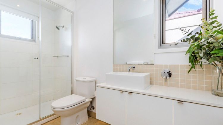 The Victoria Apartments Room