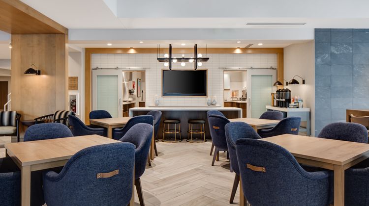 Staybridge Suites Iowa City-Coralville Restaurant