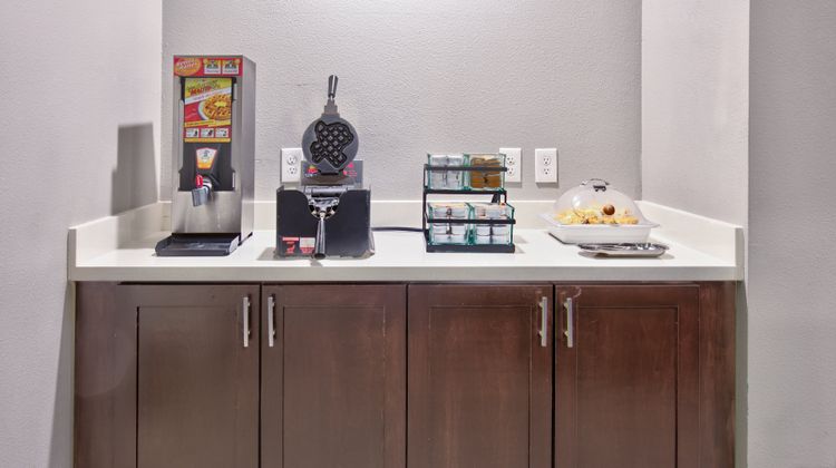 Staybridge Suites N Dallas Plano Restaurant