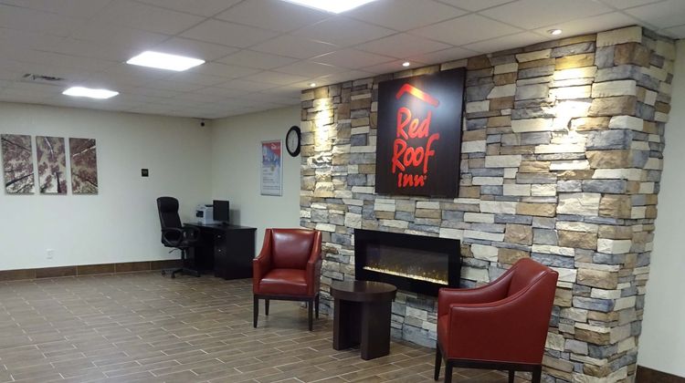 Red Roof Inn Indianapolis – Castleton Lobby