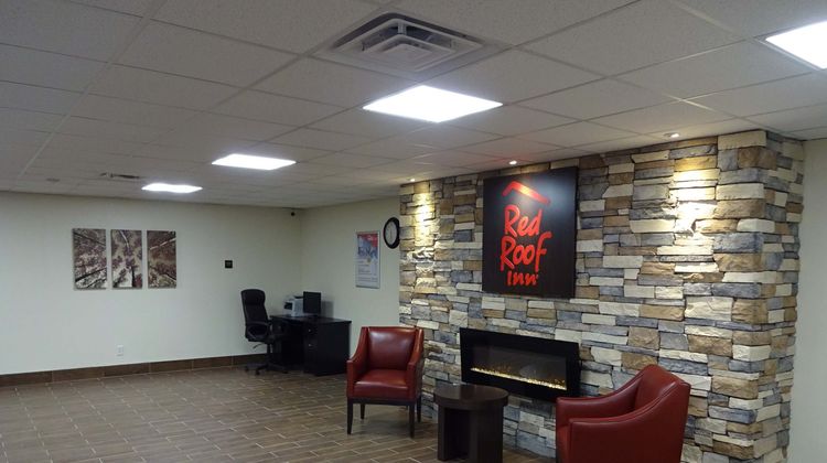 Red Roof Inn Indianapolis – Castleton Lobby