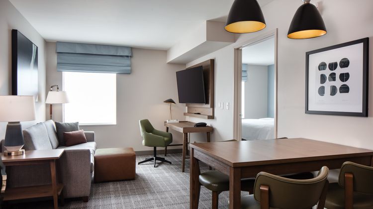 Staybridge Suites Iowa City-Coralville Room