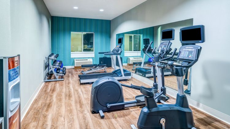 Holiday Inn Express  & Suites Winona Health Club