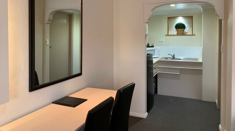 <b>Heritage Motor Inn Goulburn Room</b>. Images powered by <a href="https://www.leonardoworldwide.com/" title="Leonardo Worldwide" target="_blank">Leonardo</a>.