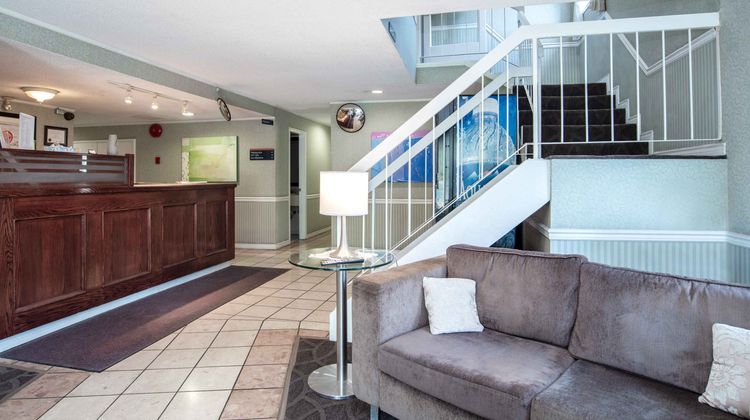 Sandman Inn Cache Creek Lobby