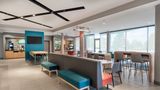 avid hotel Milwaukee West-Waukesha Lobby